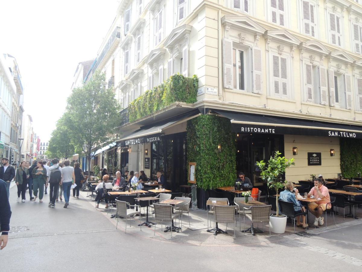 Totolulu Cannes Yellow Corner Exterior photo